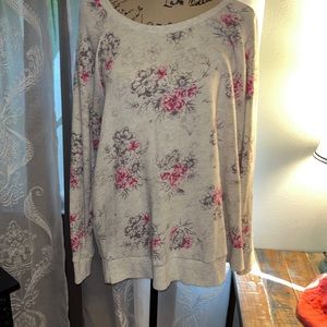 6 for 30$ Torrid top sz 2 x euc